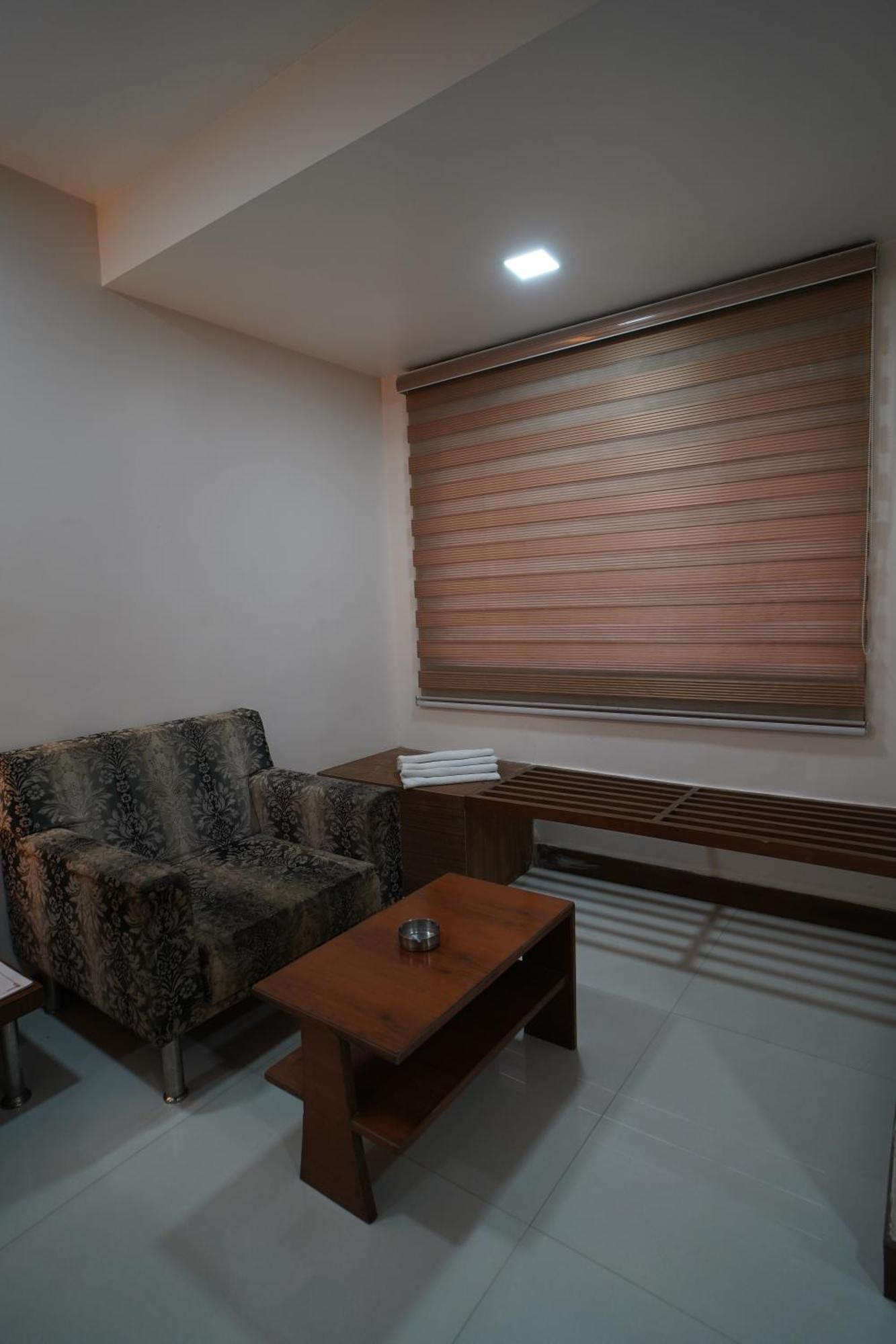 Hotel Gk Palace Bhopal Luaran gambar